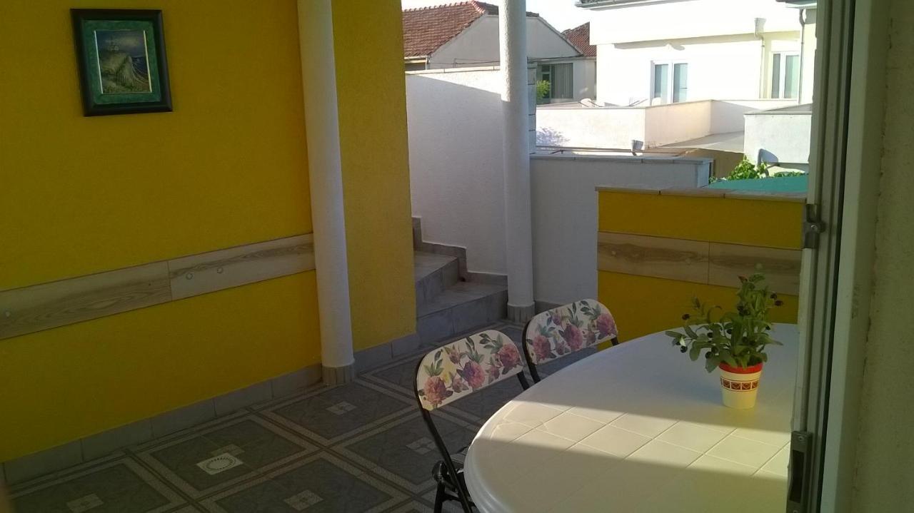 Apartmani Jakovljevic Murter Exterior foto