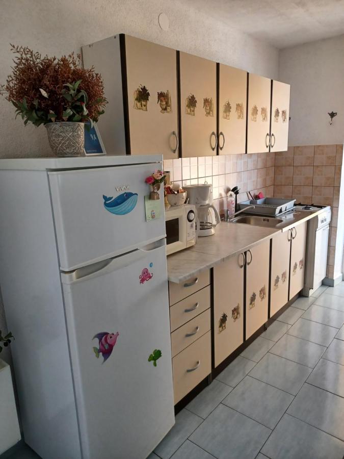 Apartmani Jakovljevic Murter Exterior foto